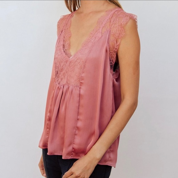 NWT Love Stitch Kaylee Satin Blouse Vintage Rose S - Picture 2 of 15